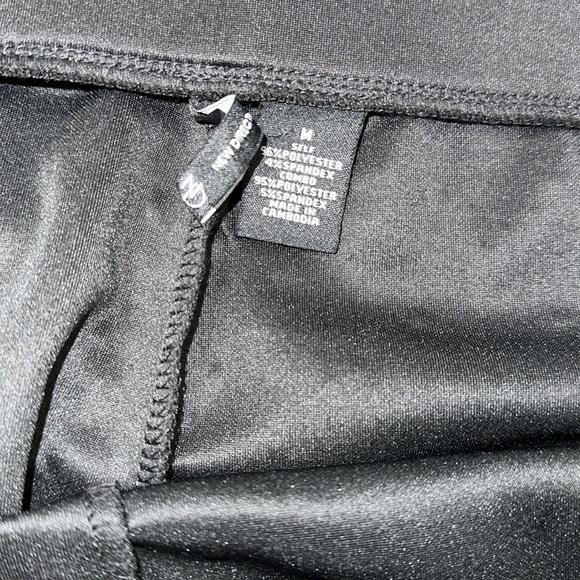 New Directions Black Leggings with Gold Dots size medium new with tags - Picture 3 of 5